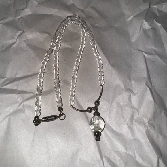 15 1/2" Clear and Silver Beaded Necklace - Picture 4 of 7